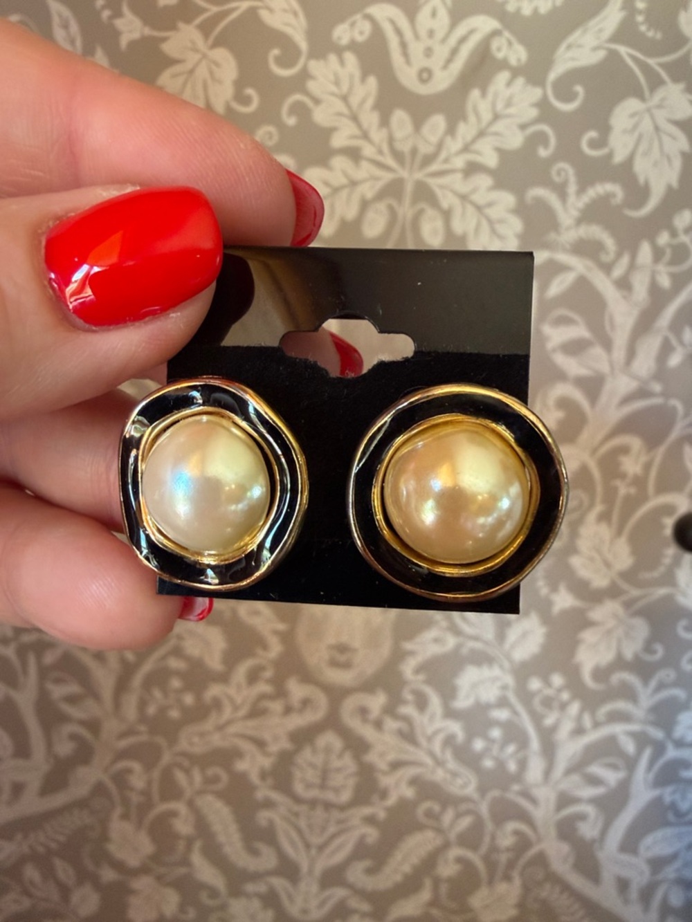 Earrings Black Enamel Gold Tone w/ Faux Pearl